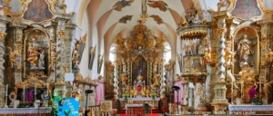 kirchen-glauben-an-gott-altar-bilder-statuen-religion